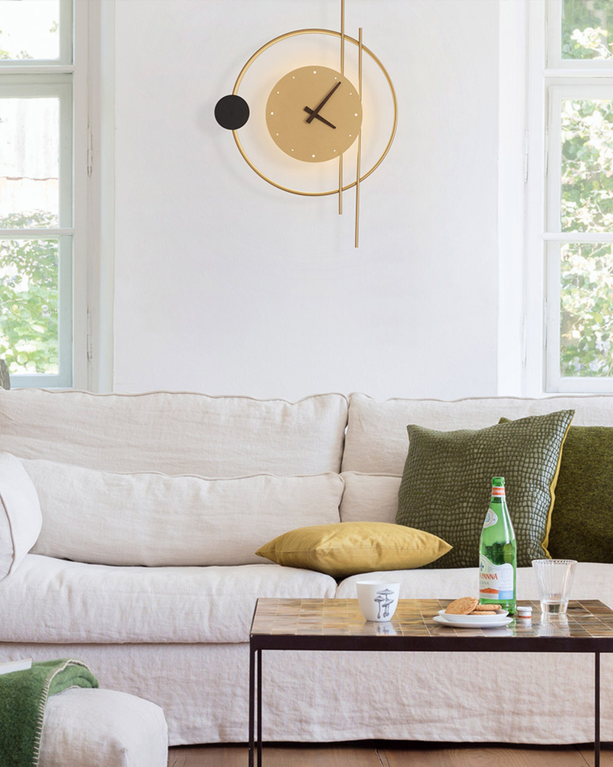 Modern LED Wall Clock – Decorative Light-Up Timepiece