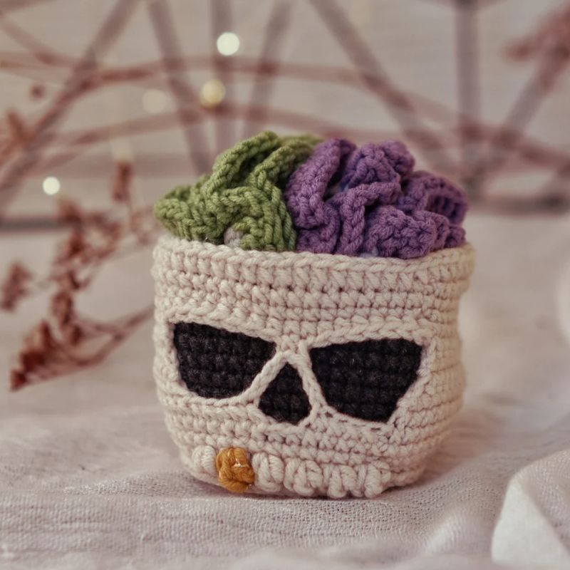 Haunted Skull Crochet Coaster Set – Handcrafted Halloween Table Decor