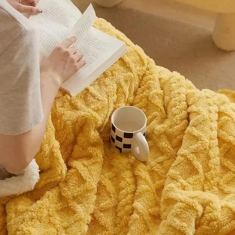 Ultra-Soft Lambswool Fleece Blanket – Thick Winter Bed Throw