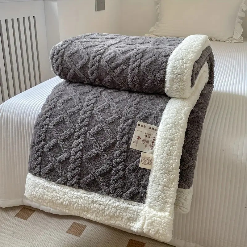 Plush Fleece-Lined Throw Blanket – Dual-Sided Warmth & Comfort